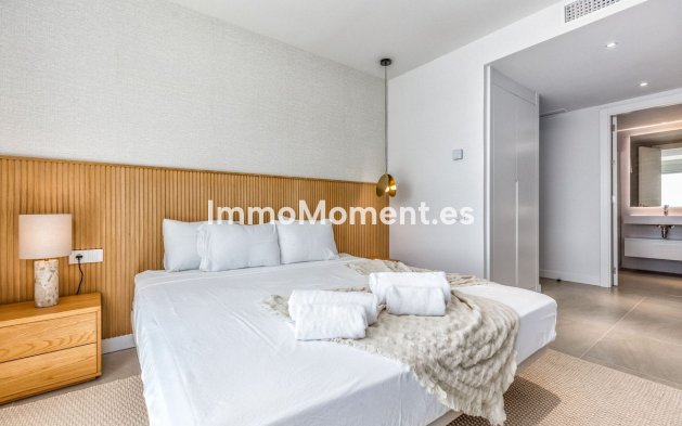 Resale - Townhouse - Estepona - Estepona Centro