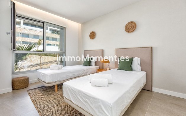 Resale - Townhouse - Estepona - Estepona Centro