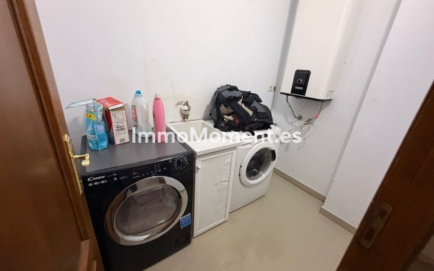 Wiederverkauf - Villa -   Inländisch - Coín