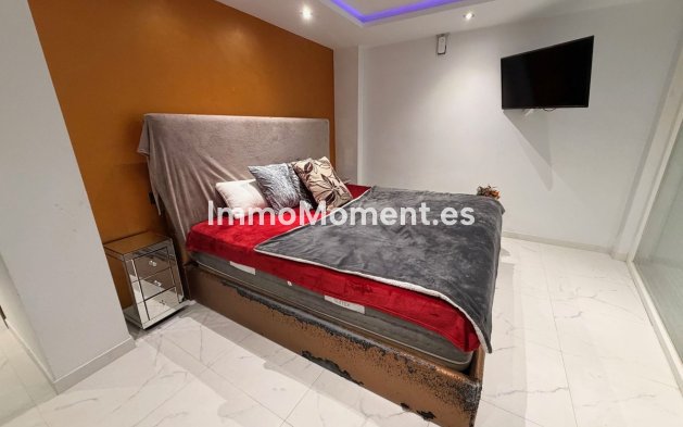 Wiederverkauf - Villa -   Inländisch - Coín