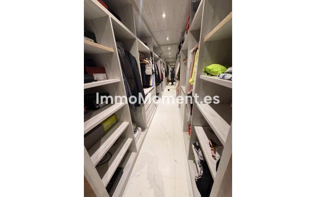 Wiederverkauf - Villa -   Inländisch - Coín