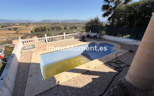 Wiederverkauf - Villa -   Inländisch - Coín