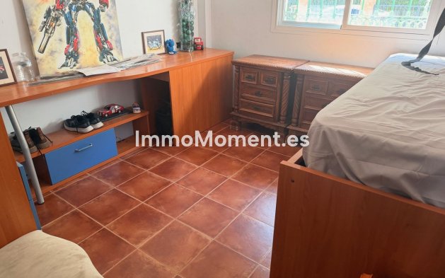 Wiederverkauf - Villa -   Inländisch - Coín