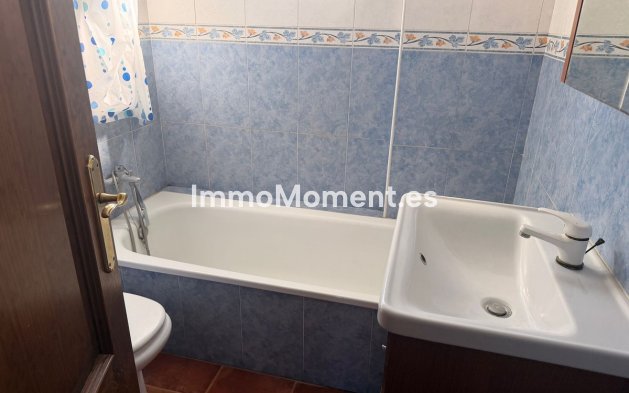 Wiederverkauf - Villa -   Inländisch - Coín