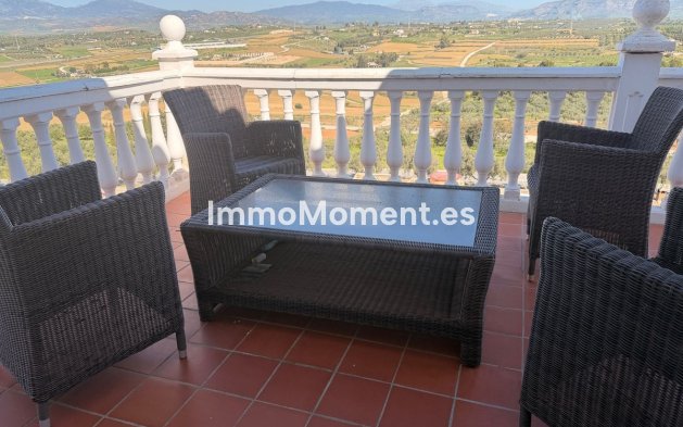 Wiederverkauf - Villa -   Inländisch - Coín