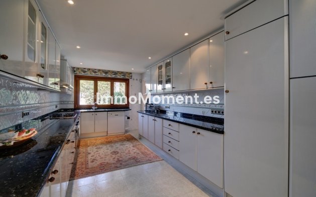 Resale - Villa - Estepona - New Golden Mile