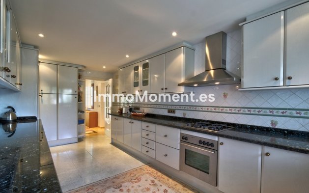Resale - Villa - Estepona - New Golden Mile