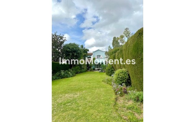 Resale - Villa - Marbella - Guadalmina Alta