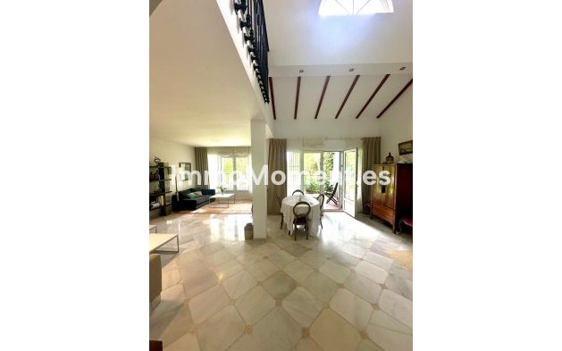 Resale - Villa - Marbella - Guadalmina Alta