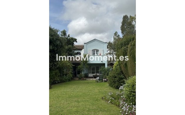 Resale - Villa - Marbella - Guadalmina Alta