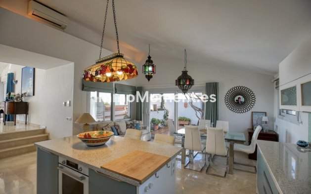 Resale - Villa - Estepona - Estepona Centro