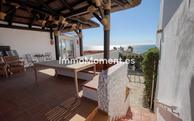 Resale - Villa - Estepona - Estepona Centro