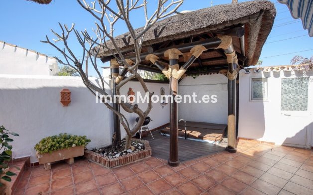 Resale - Villa - Estepona - Estepona Centro