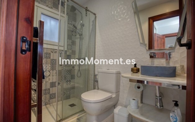 Resale - Villa - Estepona - Estepona Centro