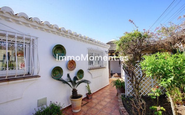 Resale - Villa - Estepona - Estepona Centro