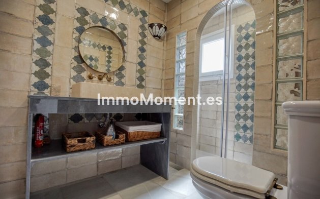 Resale - Villa - Estepona - Estepona Centro