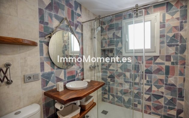 Resale - Villa - Estepona - Estepona Centro