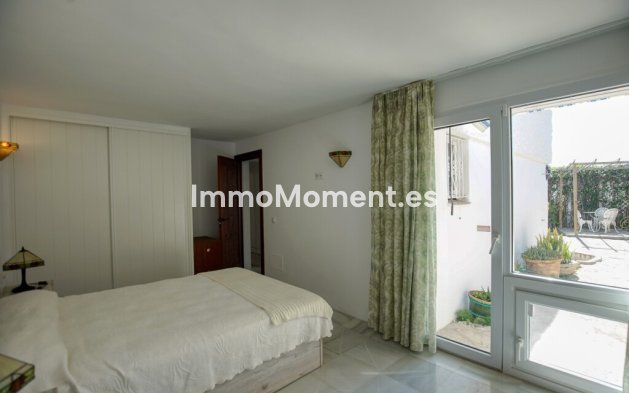 Resale - Villa - Estepona - Estepona Centro