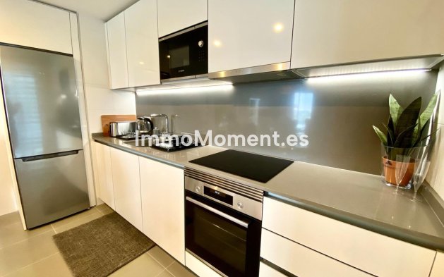 Resale - Apartment - Marbella - Nueva Andalucía