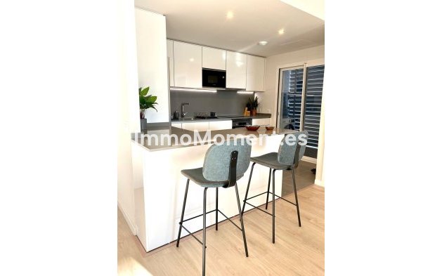 Resale - Apartment - Marbella - Nueva Andalucía