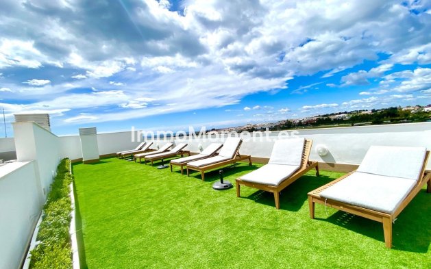 Resale - Apartment - Marbella - Nueva Andalucía