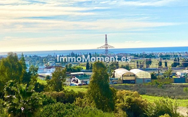 Resale - Apartment - Marbella - Nueva Andalucía