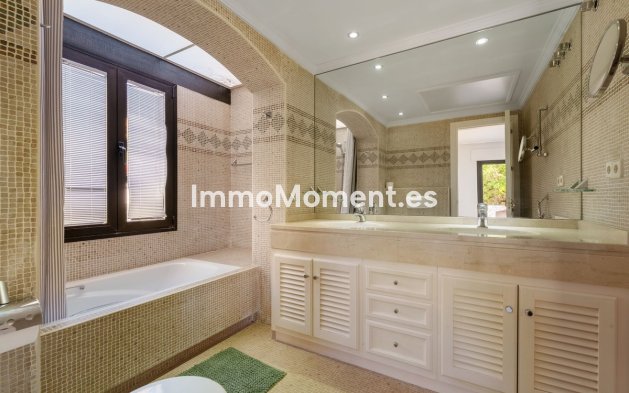 Resale - Villa - Benahavís - Benahavís Centro