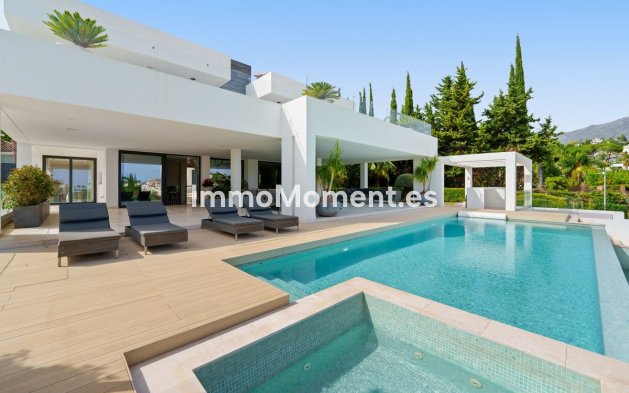 Wiederverkauf - Villa - Marbella - Nueva Andalucía