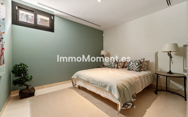 Wiederverkauf - Villa - Marbella - Nueva Andalucía