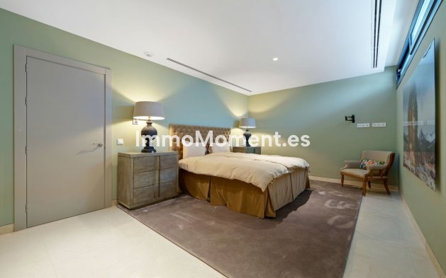 Wiederverkauf - Villa - Marbella - Nueva Andalucía