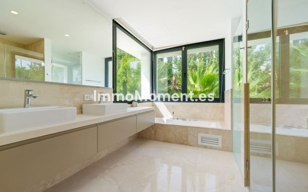 Wiederverkauf - Villa - Marbella - Nueva Andalucía