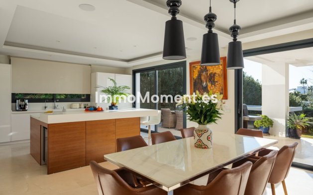 Wiederverkauf - Villa - Marbella - Nueva Andalucía