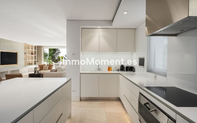 Reventa - Villa - Marbella - Marbella Centro