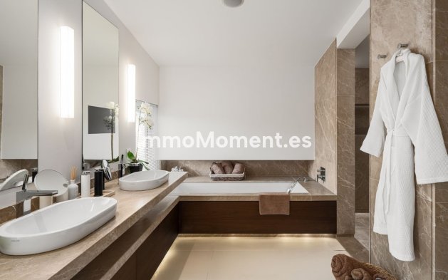 Reventa - Villa - Marbella - Marbella Centro