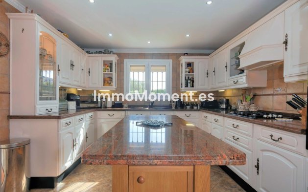 Wiederverkauf - Villa - Estepona  - Estepona Centro