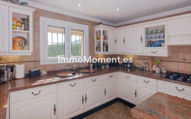 Wiederverkauf - Villa - Estepona  - Estepona Centro