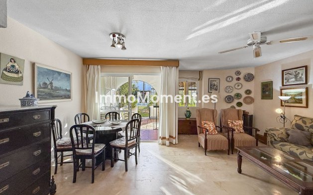 Resale - Townhouse - Casares - Casares Centro