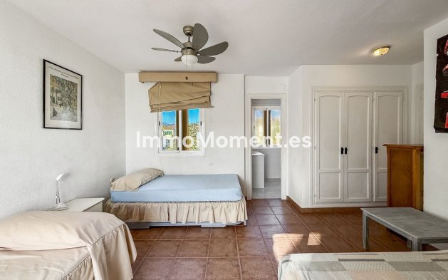 Resale - Townhouse - Casares - Casares Centro