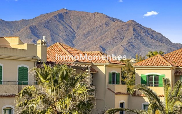 Resale - Townhouse - Casares - Casares Centro