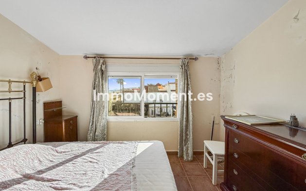 Resale - Townhouse - Casares - Casares Centro