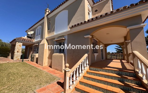Resale - Villa - Estepona - Estepona Centro