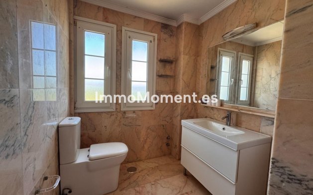 Resale - Villa - Estepona - Estepona Centro