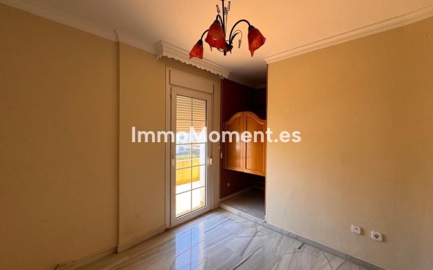 Resale - Villa - Estepona - Estepona Centro