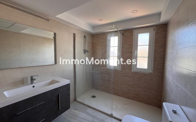 Resale - Villa - Estepona - Estepona Centro