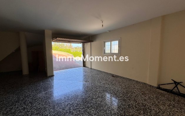 Resale - Villa - Estepona - Estepona Centro