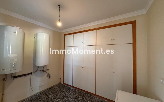 Resale - Villa - Estepona - Estepona Centro