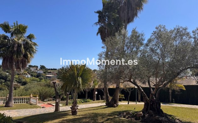 Resale - Villa - Estepona - Estepona Centro