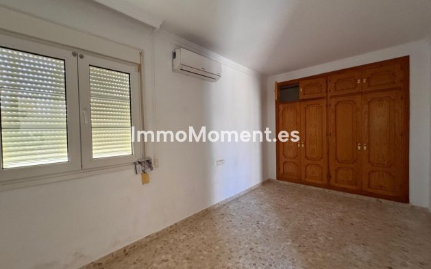 Resale - Villa - Estepona - Estepona Centro