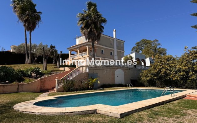 Resale - Villa - Estepona - Estepona Centro