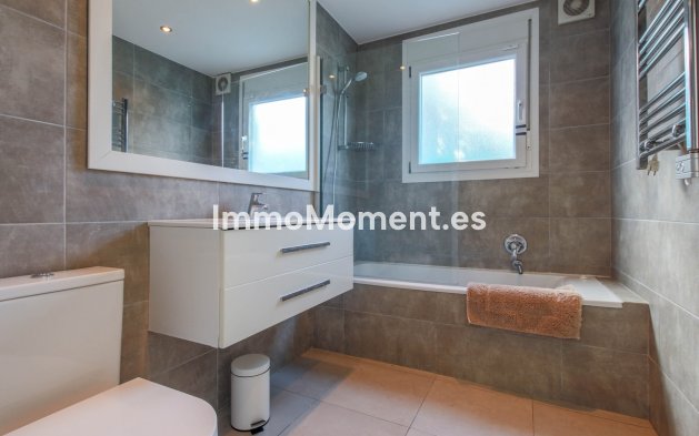 Wiederverkauf - Villa - Estepona  - New Golden Mile